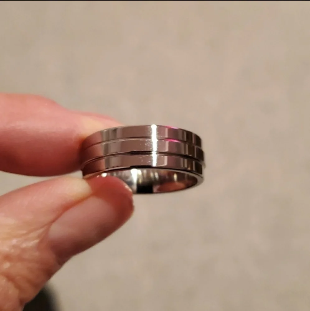 Titanium ring - Picture 2 of 3